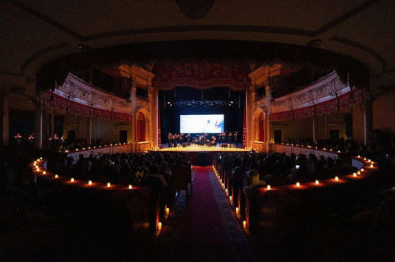 Концерт при свечах. Великие саундтреки от Людовика Эйнауди до Marvel и другие.